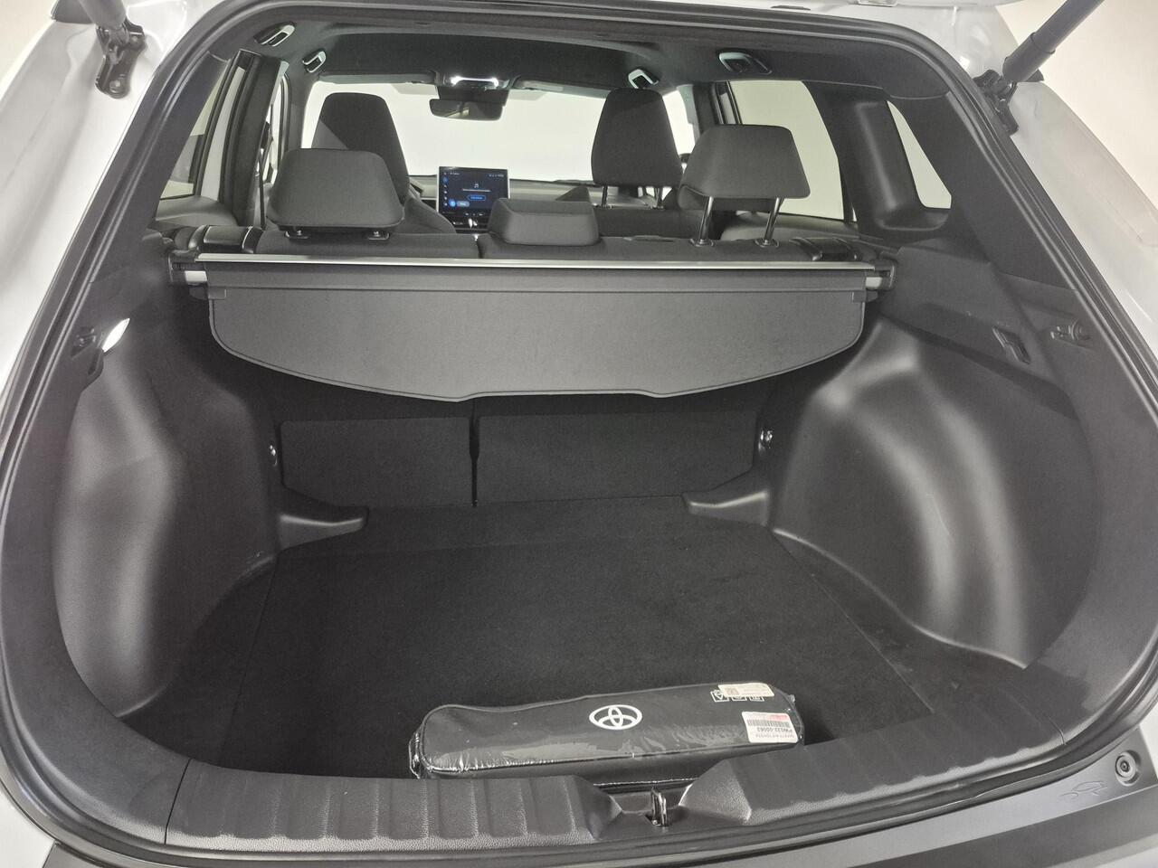 Toyota COROLLA Cross Hybrid 140 Style | Dodehoek sensoren | Keyless | Stoel/stuur verw. | Elektr. klep |