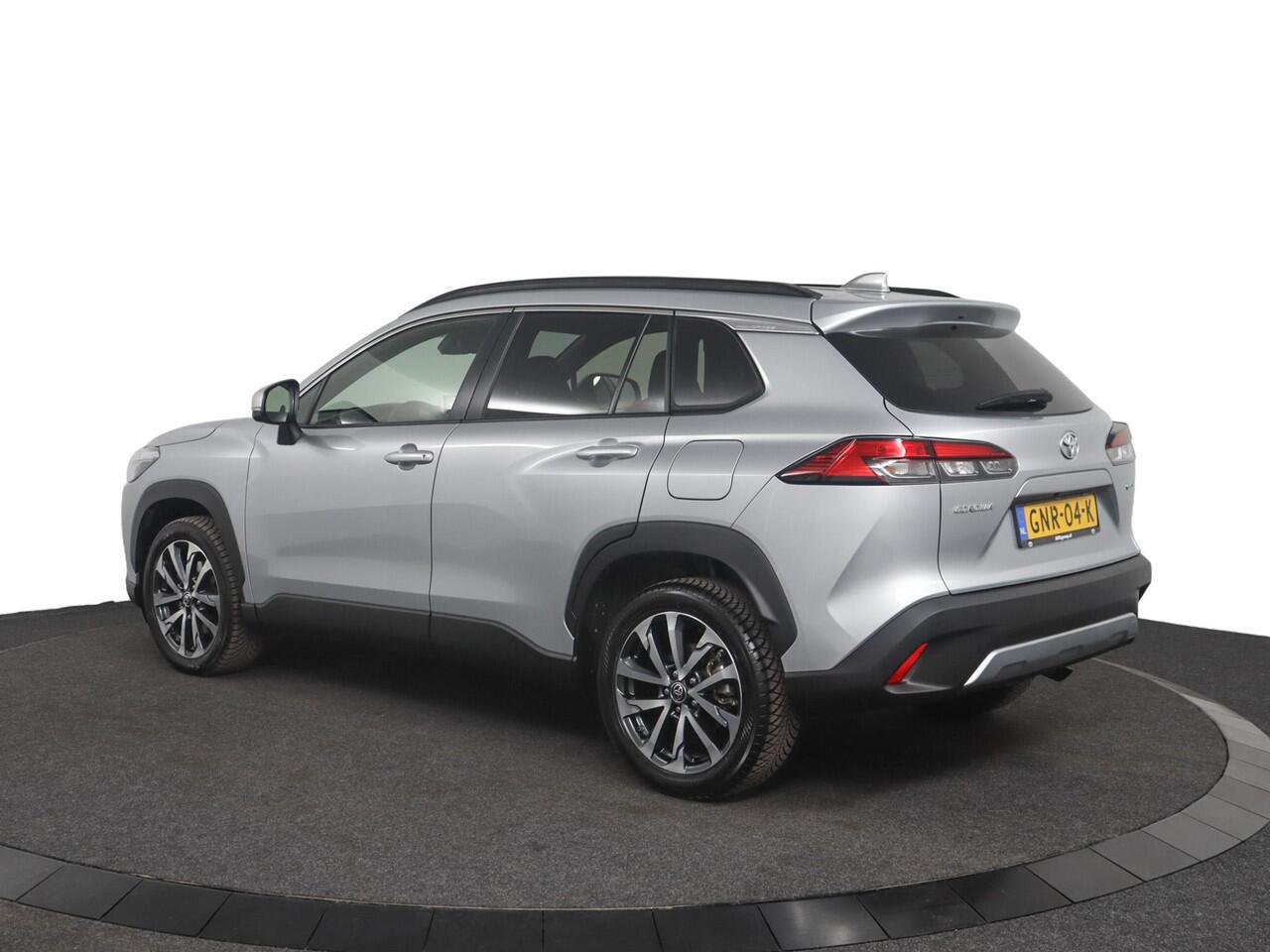 Toyota COROLLA Cross Hybrid 140 Style | Parkeer sensoren voor + achter | Electrische achterklep |