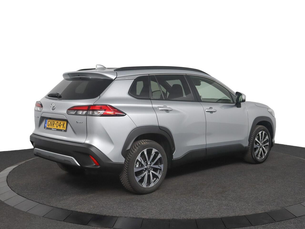 Toyota COROLLA Cross Hybrid 140 Style | Parkeer sensoren voor + achter | Electrische achterklep |