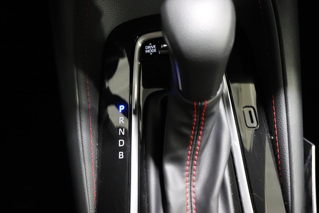 Toyota COROLLA Hybrid 140 GR Sport, Navigatie, BSM, Apple Carplay / Android Auto, 1E Eigenaar, Dealer onderhouden!