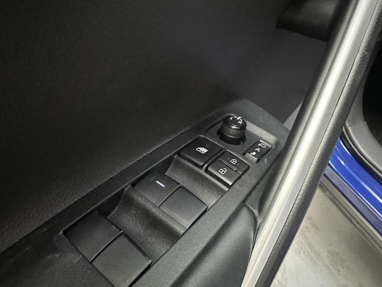 Toyota COROLLA Cross Hybrid 140 Active APPLE CARPLAY/ANDROID AUTO, SLECHTS 24.156KM, NEDERLANDSE AUTO!!!