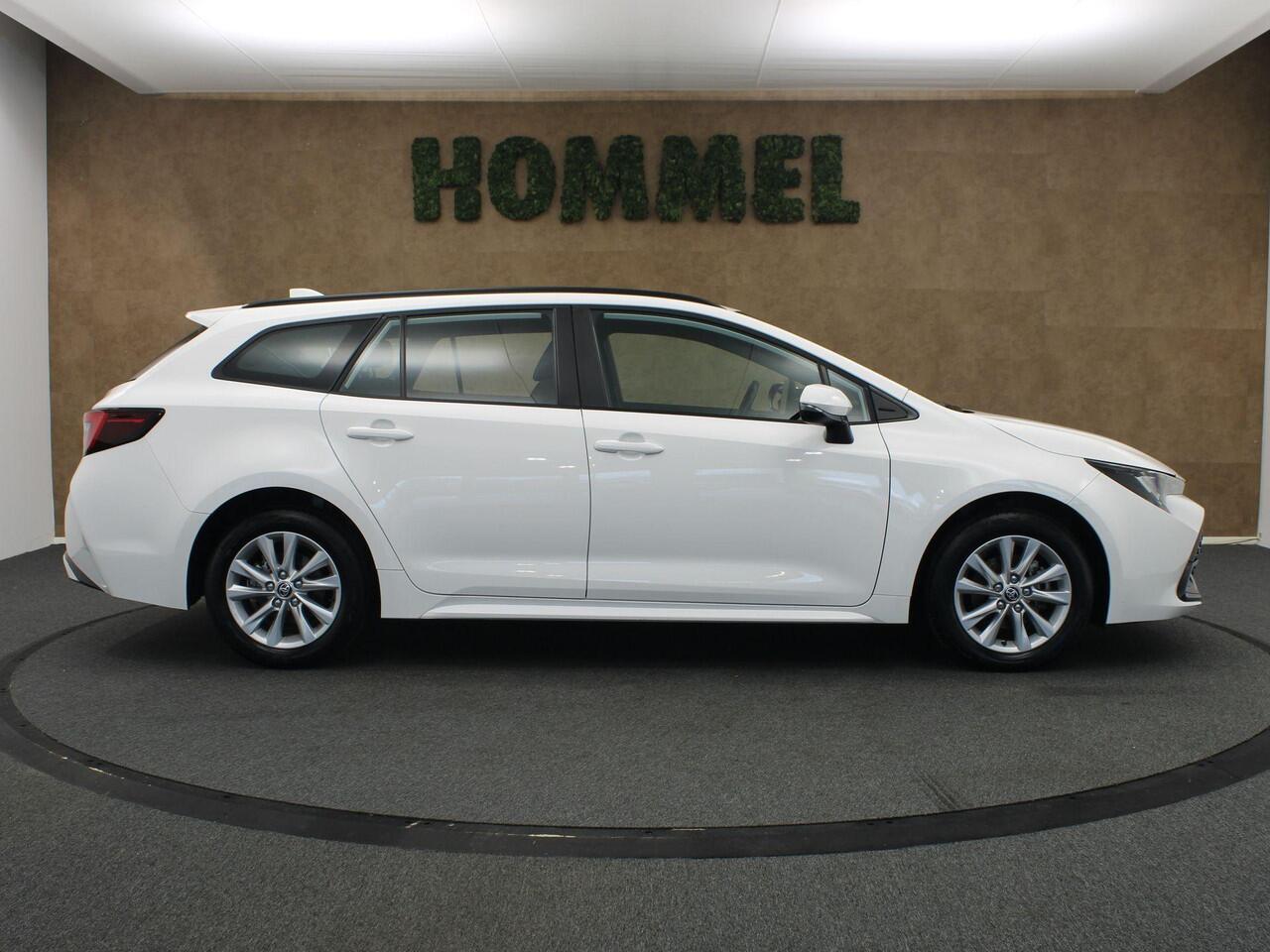 Toyota COROLLA Touring Sports Hybrid 140 Active - ORIGINEEL NEDERLANDSE AUTO - ACHTERUITRIJCAMERA - AIRCO (AUTOMATISCH) - APPLE CARPLAY/ANDROID AUTO - BLUETOOTH TELEFOONVOORBEREIDING - CRUISE CONTROL ADAPTIEF - ELEKTRISCHE RAMEN VOOR EN ACHTER - LICHTMETALEN VELGEN - KE