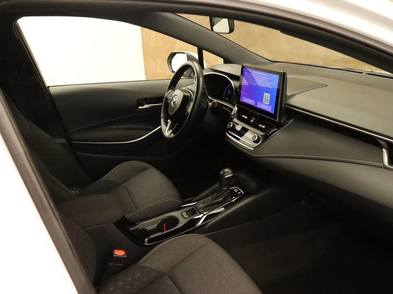 Toyota COROLLA Touring Sports Hybrid 140 Active - ORIGINEEL NEDERLANDSE AUTO - ACHTERUITRIJCAMERA - AIRCO (AUTOMATISCH) - APPLE CARPLAY/ANDROID AUTO - BLUETOOTH TELEFOONVOORBEREIDING - CRUISE CONTROL ADAPTIEF - ELEKTRISCHE RAMEN VOOR EN ACHTER - LICHTMETALEN VELGEN - KE