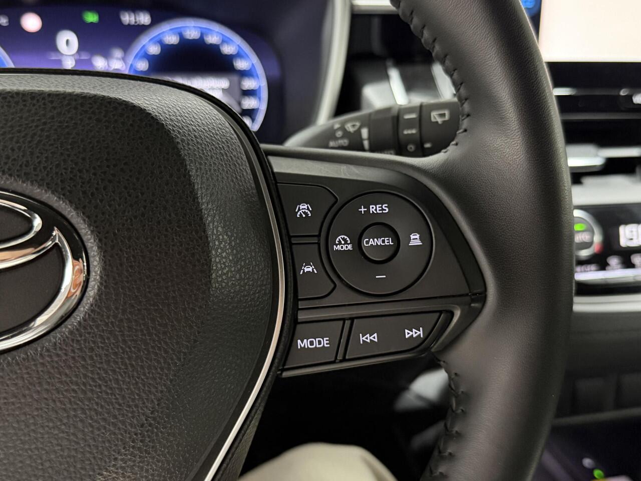 Toyota COROLLA Cross Hybrid 140 Dynamic | Elektrische achterklep, navigatie Apple CarPlay/Android Auto, draadloze telefoonlader, keyless, Adaptieve cruise control