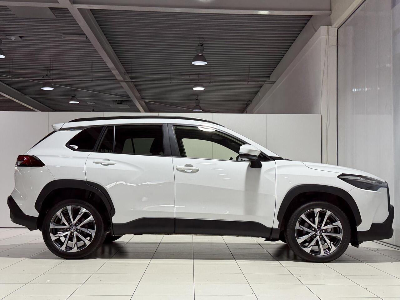 Toyota COROLLA Cross Hybrid 140 Dynamic | Elektrische achterklep, navigatie Apple CarPlay/Android Auto, draadloze telefoonlader, keyless, Adaptieve cruise control