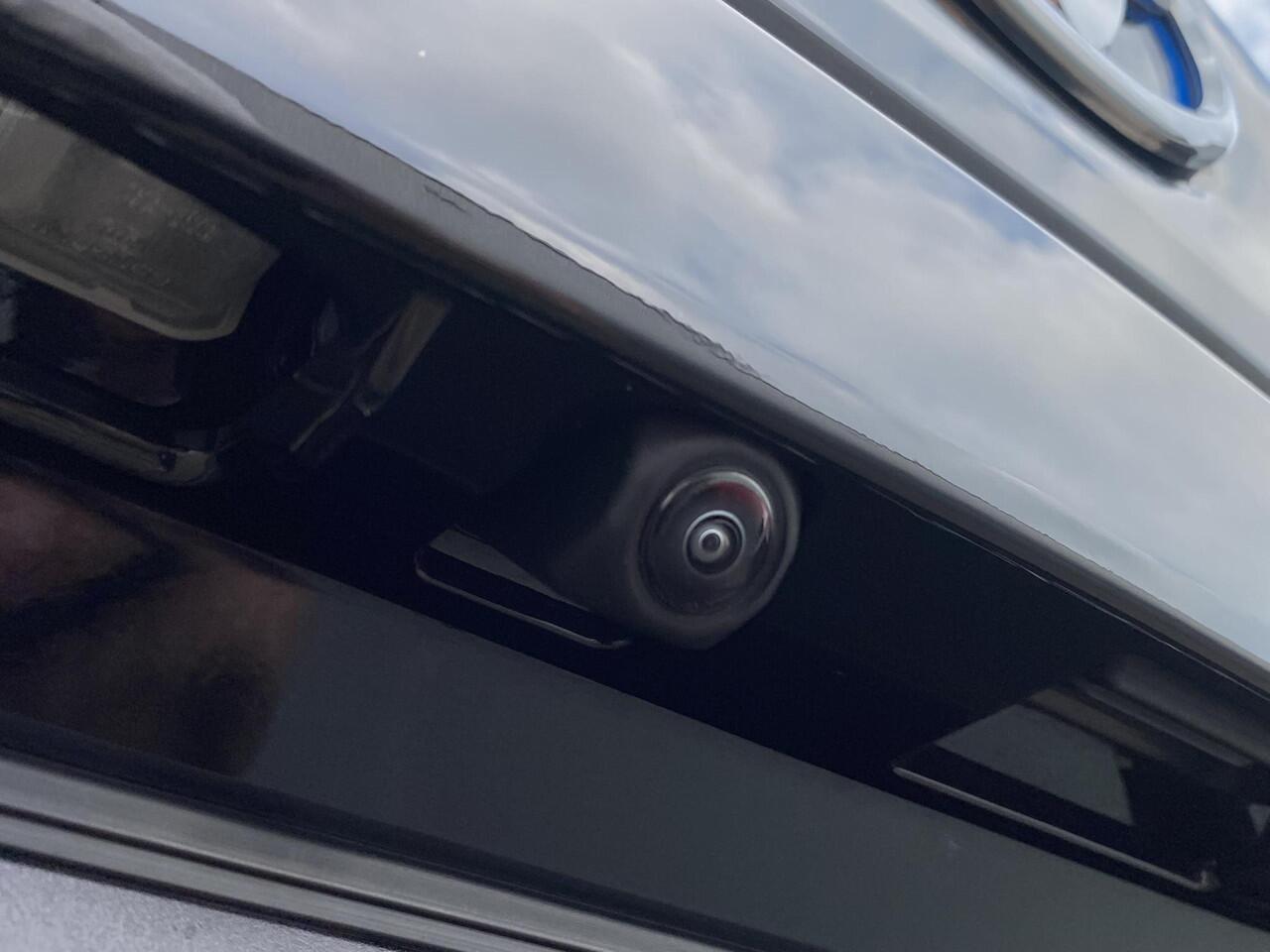 Toyota COROLLA Cross Hybrid 200 Style Panoramadak, stoelverwarming, navigatie Apple CarPlay/Android Auto, dodehoekdetectie, adaptieve cruise control,