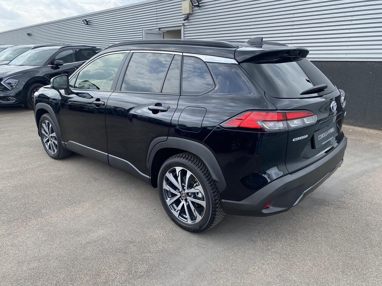 Toyota COROLLA Cross Hybrid 200 Style Panoramadak, stoelverwarming, navigatie Apple CarPlay/Android Auto, dodehoekdetectie, adaptieve cruise control,