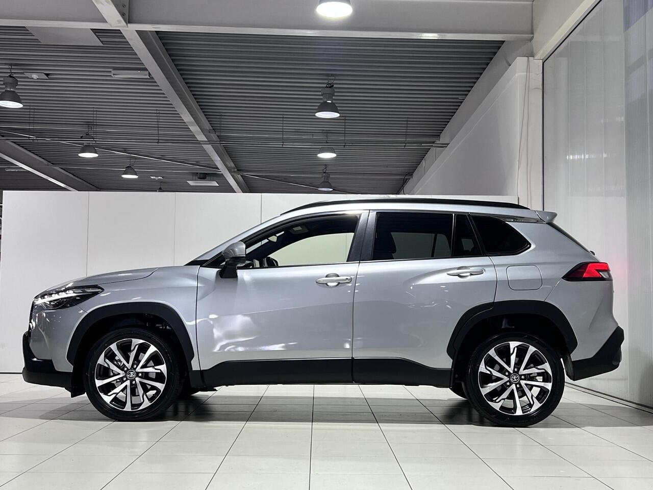 Toyota COROLLA Cross Hybrid 140 Dynamic Adaptieve cruise control, navigatie Apple CarPlay/Android Auto, draadloze telefoonlader, keyless, Elektrische achterklep