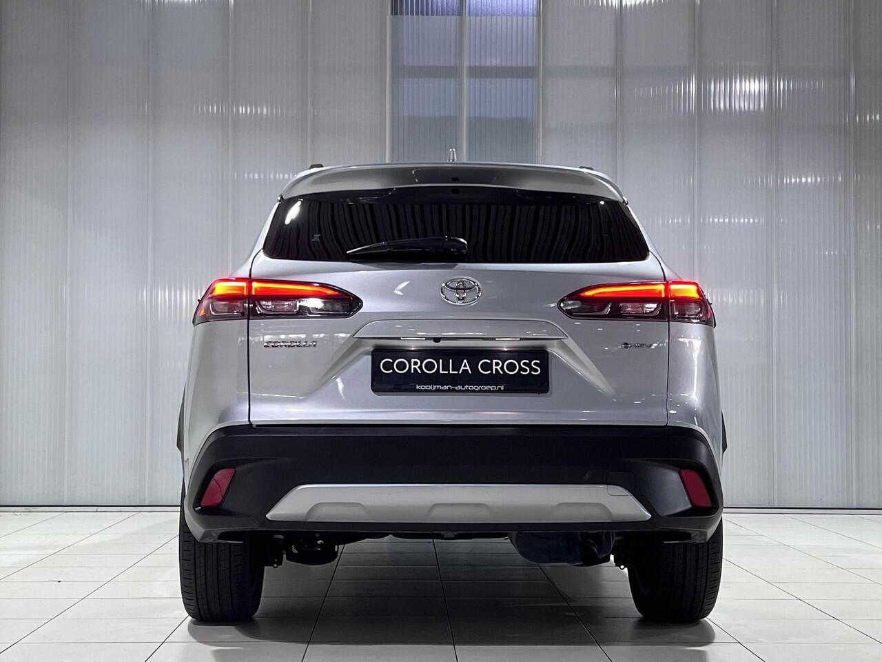 Toyota COROLLA Cross Hybrid 140 Dynamic Adaptieve cruise control, navigatie Apple CarPlay/Android Auto, draadloze telefoonlader, keyless, Elektrische achterklep