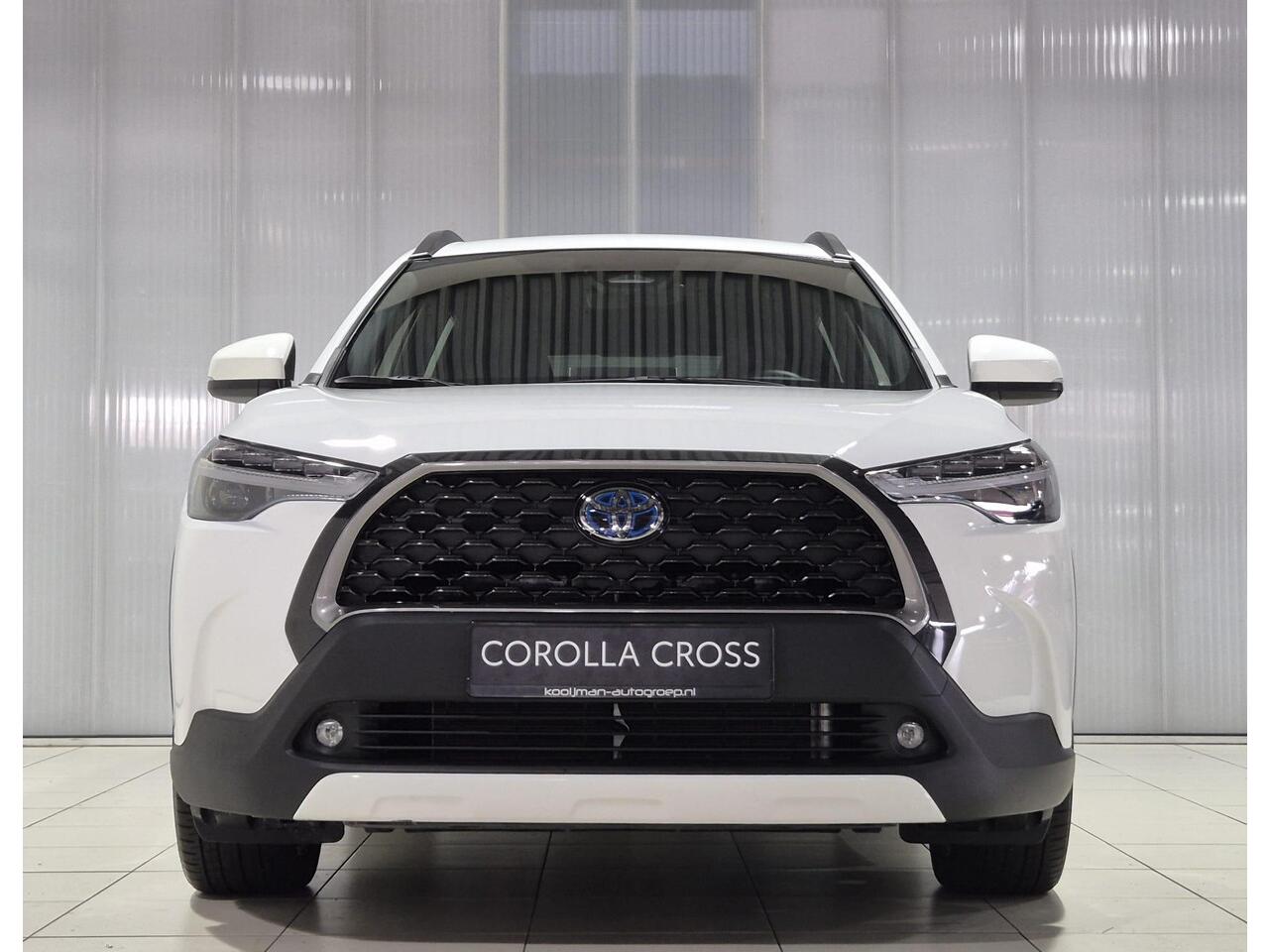 Toyota COROLLA Cross Hybrid 200 Dynamic Adaptieve cruise control, navigatie Apple CarPlay/Android Auto, draadloze telefoonlader, keyless, Elektrische achterklep
