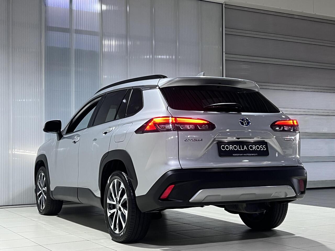 Toyota COROLLA Cross Hybrid 140 Executive Edition Panoramadak, Dodehoekdetectie, Parkeersensoren voor + achter, Elektrische achterklep, Led, Navi, Garantie t/m 2034!