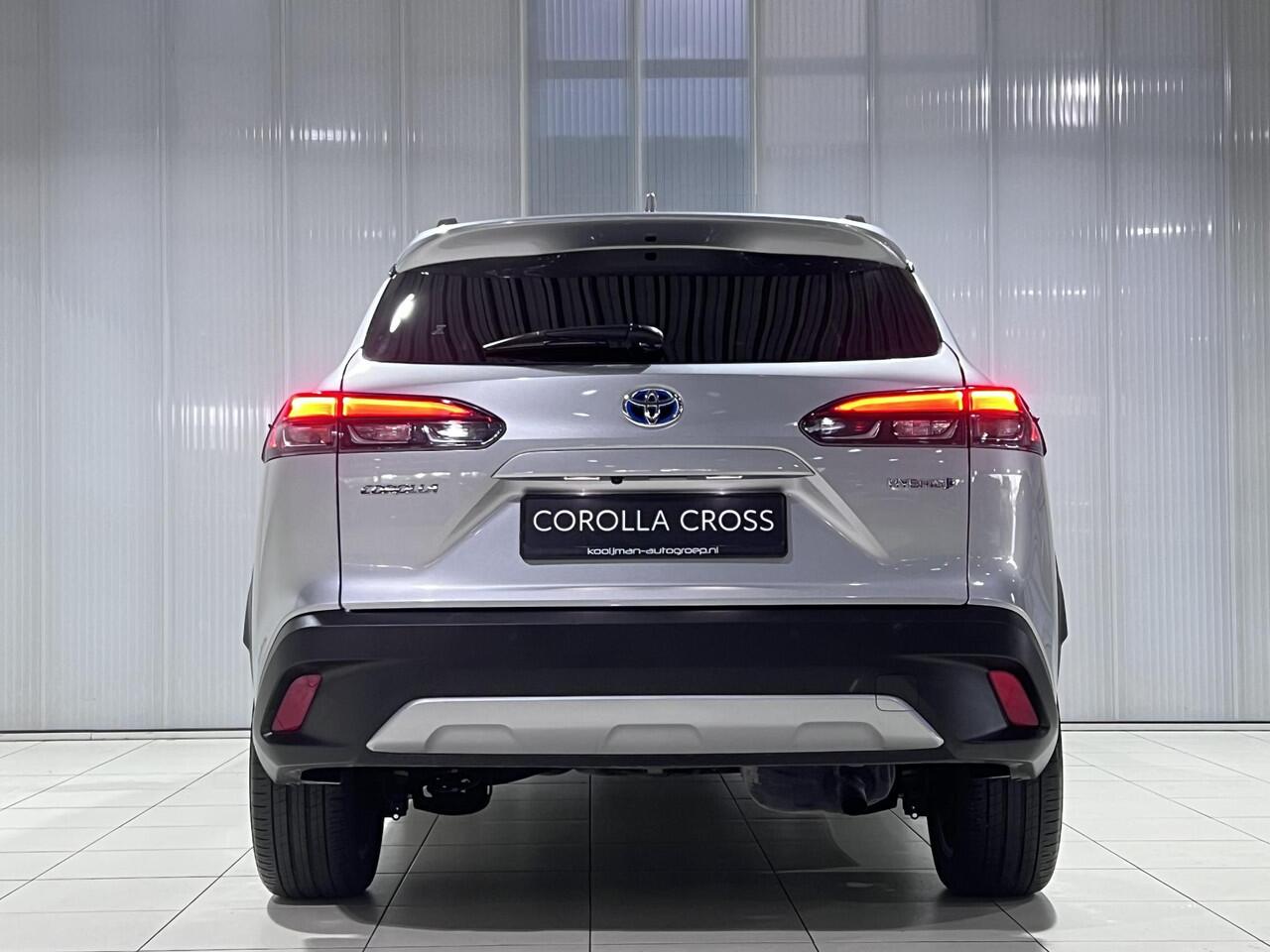 Toyota COROLLA Cross Hybrid 140 Executive Edition Panoramadak, Dodehoekdetectie, Parkeersensoren voor + achter, Elektrische achterklep, Led, Navi, Garantie t/m 2034!