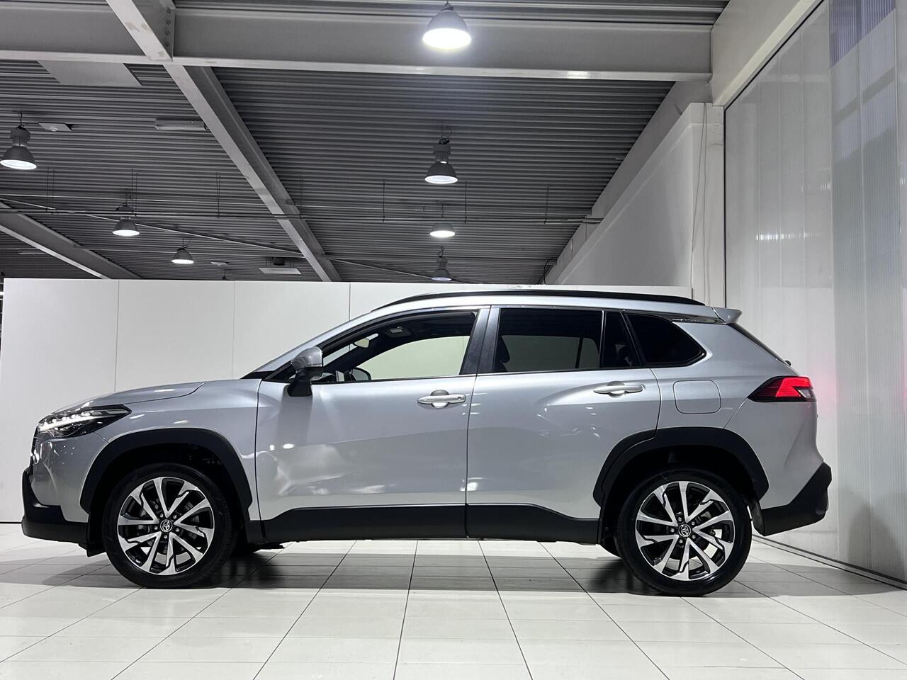 Toyota COROLLA Cross Hybrid 140 Executive Edition Panoramadak, Dodehoekdetectie, Parkeersensoren voor + achter, Elektrische achterklep, Led, Navi, Garantie t/m 2034!