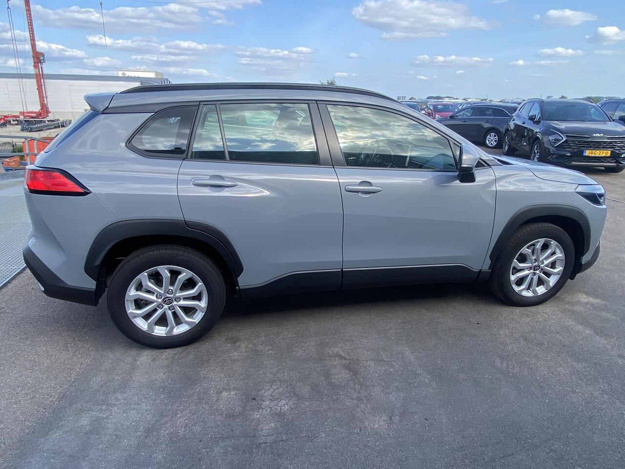 Toyota COROLLA Cross Hybrid 140 Active Navigatie Apple CarPlay/Android Auto, achteruitrij camera, adaptieve cruise control, keyless entry- & start