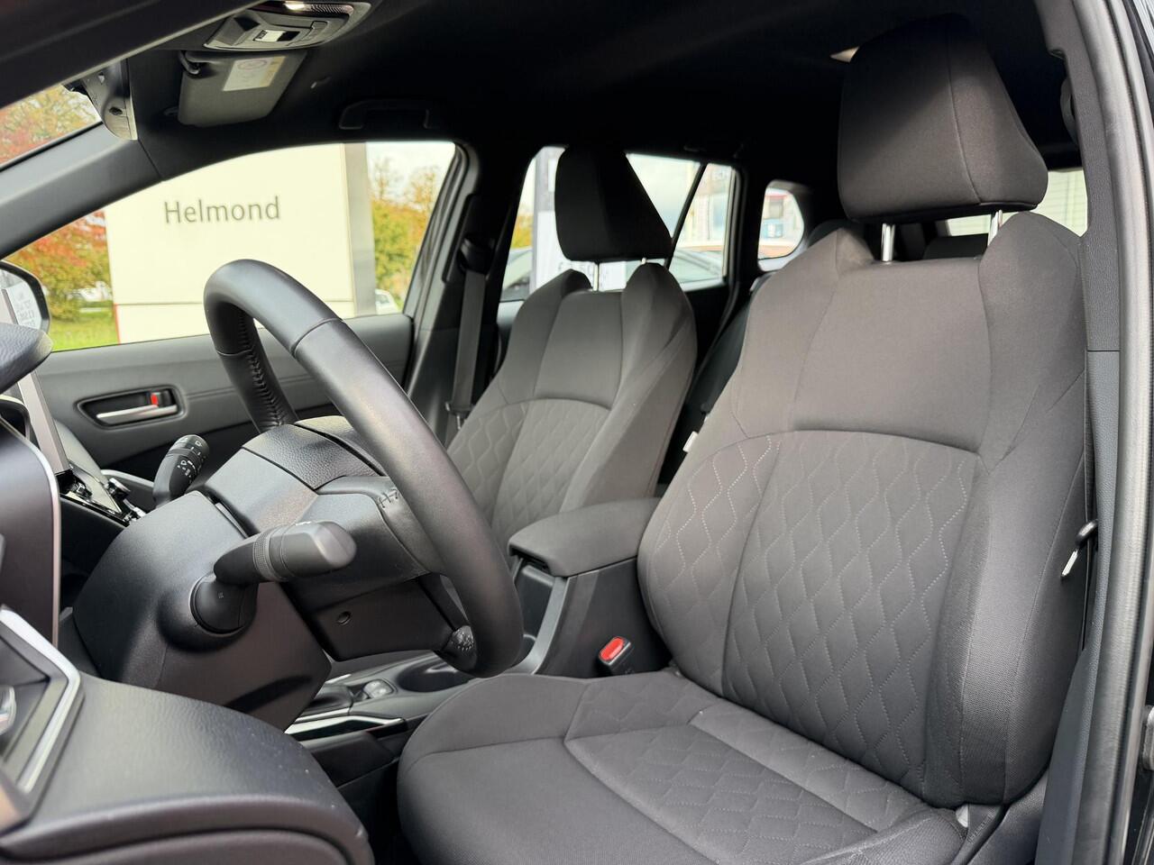 Toyota COROLLA Cross Hybrid 140 Active Keyless | Achteruitrij camera | Navigatie Apple CarPlay/Android Auto | Nederlandse auto | Lage KM stand |