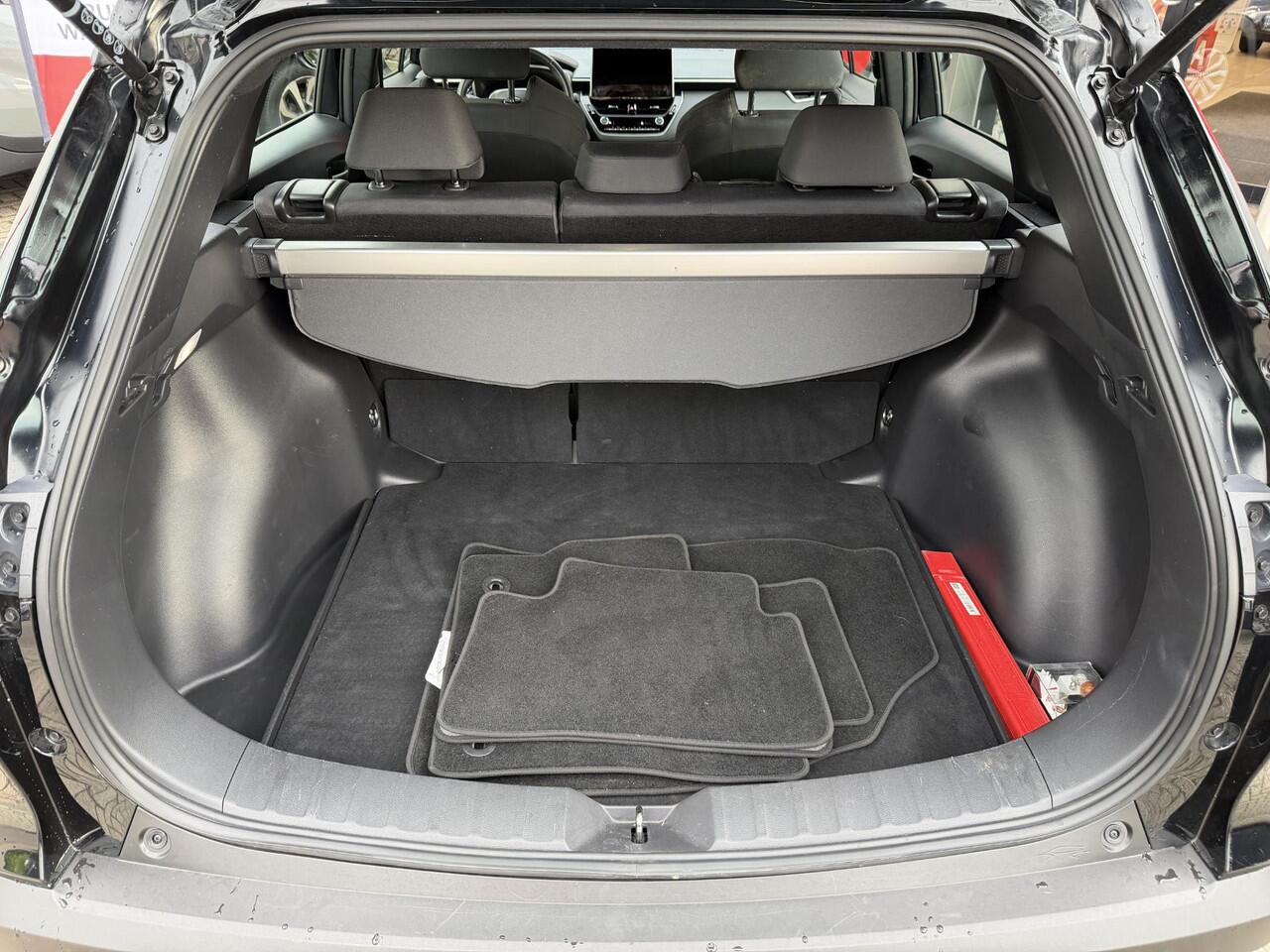 Toyota COROLLA Cross Hybrid 140 Active Keyless | Achteruitrij camera | Navigatie Apple CarPlay/Android Auto | Nederlandse auto | Lage KM stand |