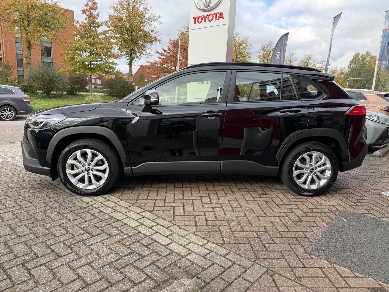 Toyota COROLLA Cross Hybrid 140 Active Keyless | Achteruitrij camera | Navigatie Apple CarPlay/Android Auto | Nederlandse auto | Lage KM stand |