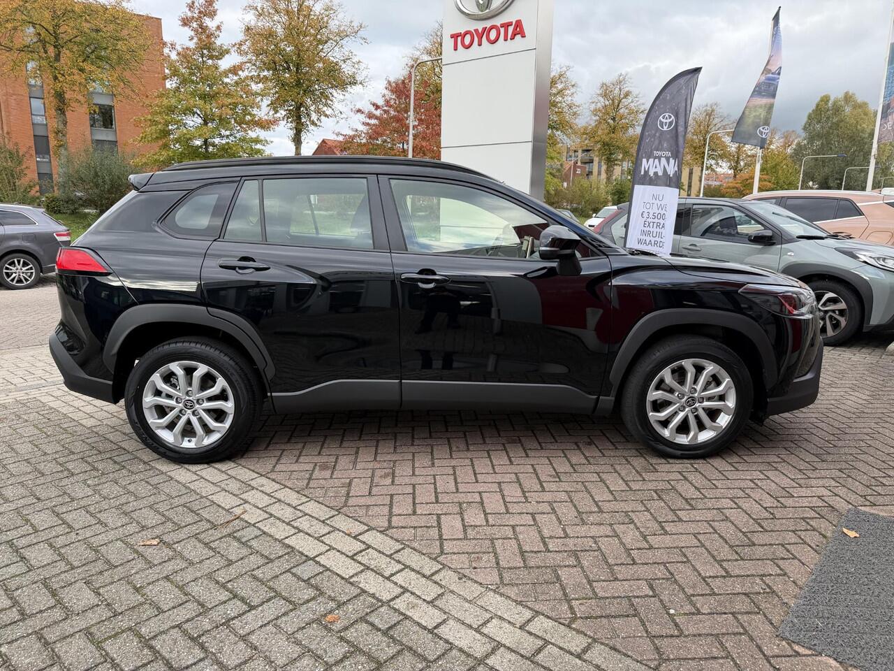 Toyota COROLLA Cross Hybrid 140 Active Keyless | Achteruitrij camera | Navigatie Apple CarPlay/Android Auto | Nederlandse auto | Lage KM stand |