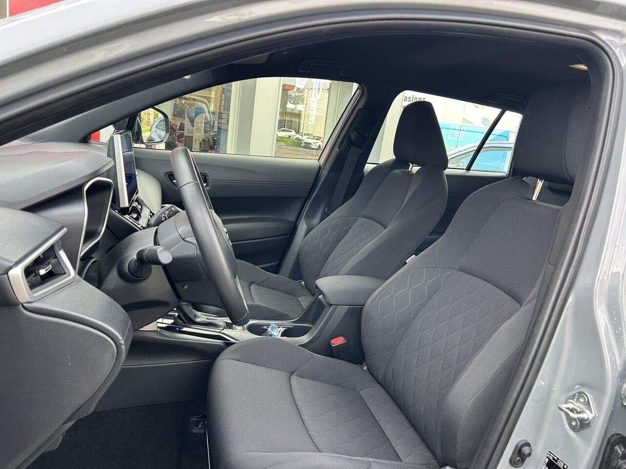 Toyota COROLLA Cross Hybrid 140 Active Mooie NL-auto in speciale kleur! Navigatie Apple CarPlay/Android Auto | Achteruitrij camera | Automaat |