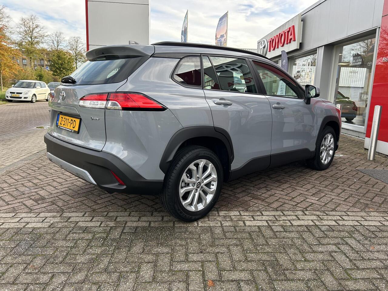 Toyota COROLLA Cross Hybrid 140 Active Mooie NL-auto in speciale kleur! Navigatie Apple CarPlay/Android Auto | Achteruitrij camera | Automaat |