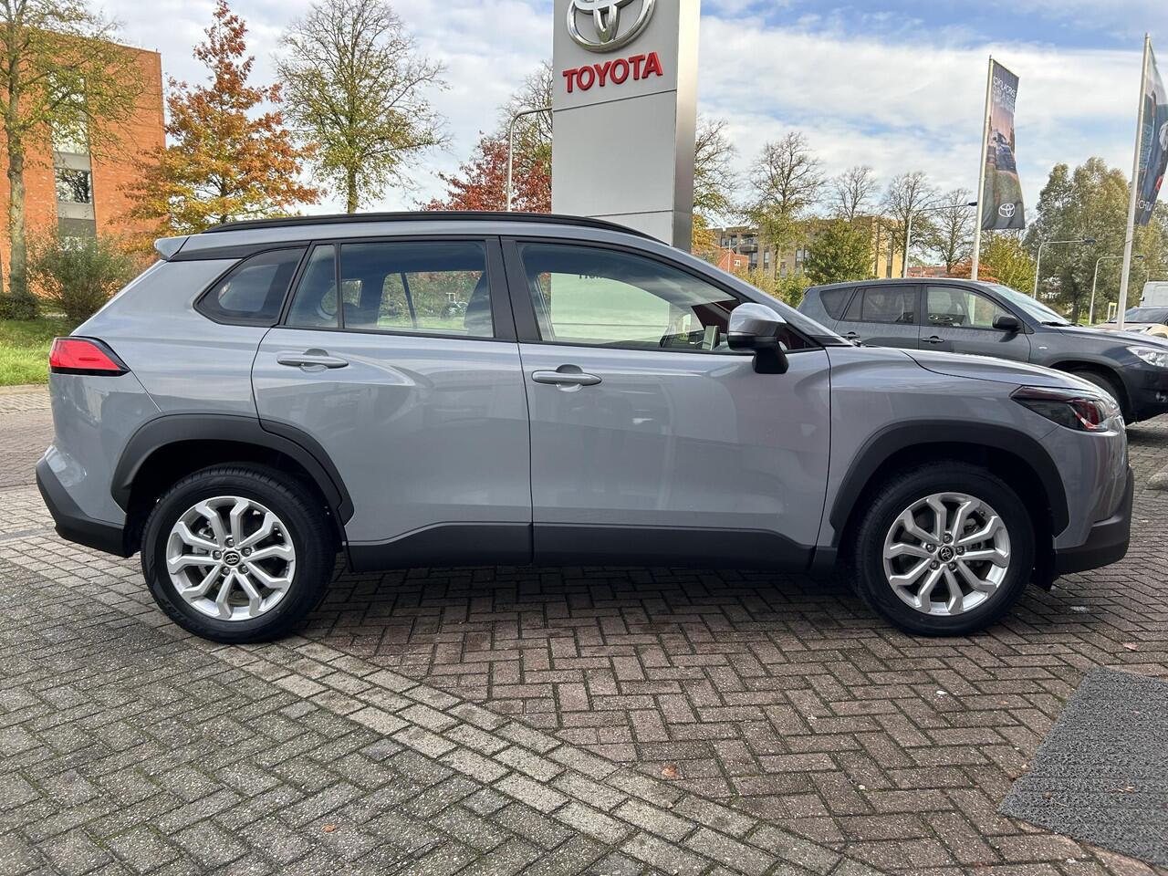 Toyota COROLLA Cross Hybrid 140 Active Mooie NL-auto in speciale kleur! Navigatie Apple CarPlay/Android Auto | Achteruitrij camera | Automaat |