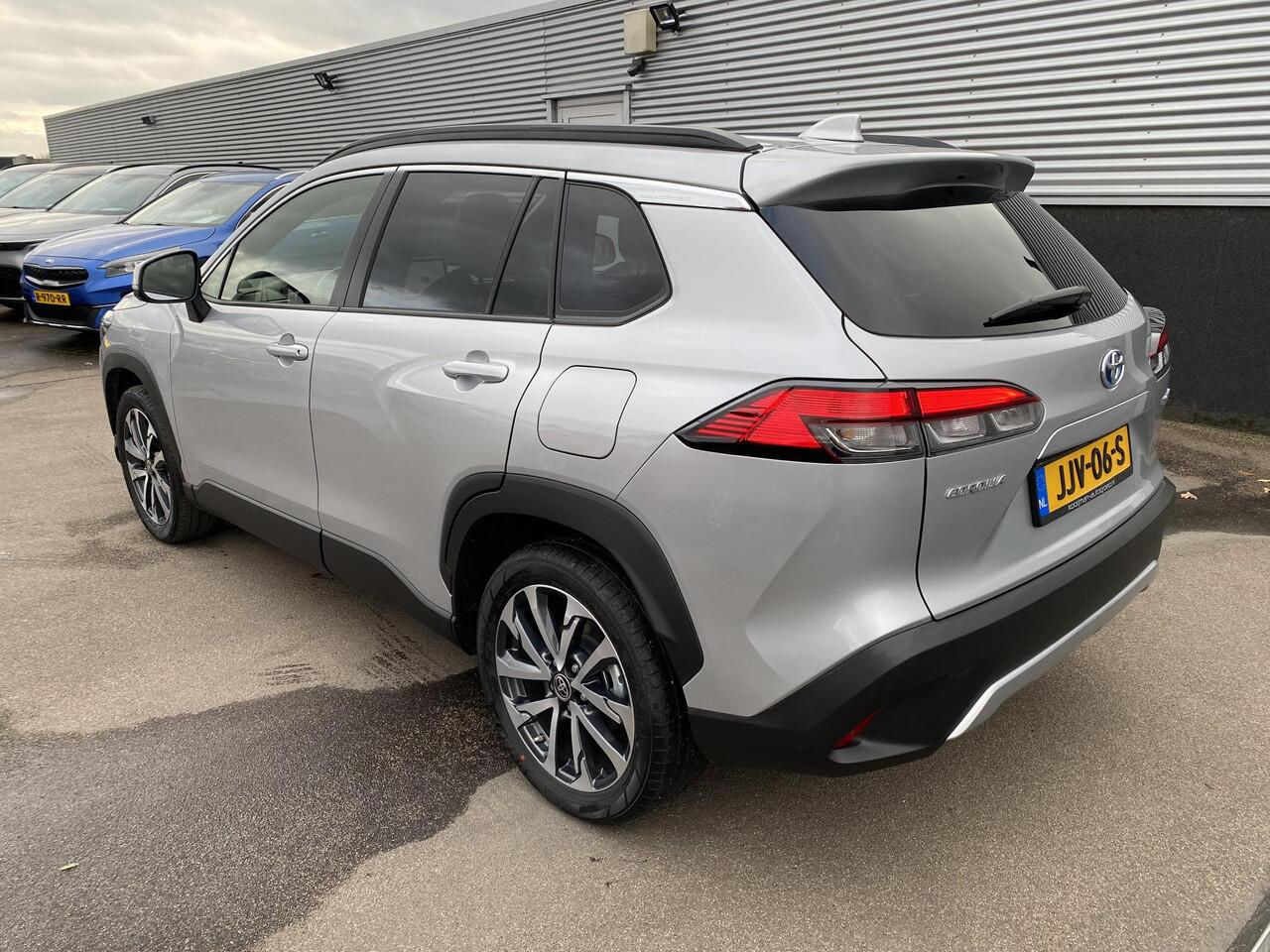 Toyota COROLLA Cross Hybrid 200 Dynamic Navigatie Apple CarPlay/Android Auto, keyless, achteruitrij camera, draadloos telefoonlader, adaptieve cruise control