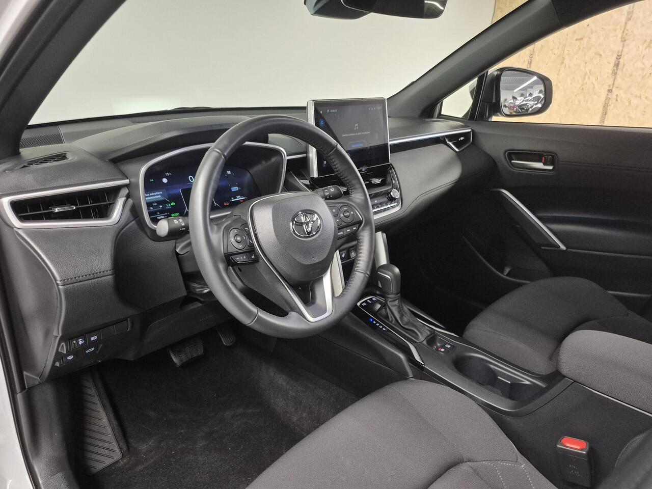 Toyota COROLLA Cross Hybrid 140 Style | Dodehoek sensoren | Keyless | Stoel/stuur verw. | Elektr. klep |