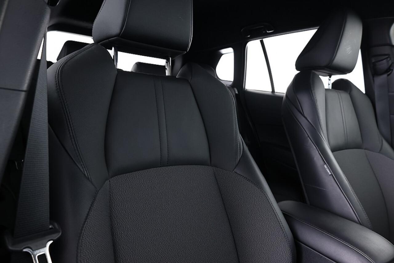 Toyota COROLLA Cross Hybrid 140 Style | Half LEDER | Trekhaak ? 1e Eigenaar