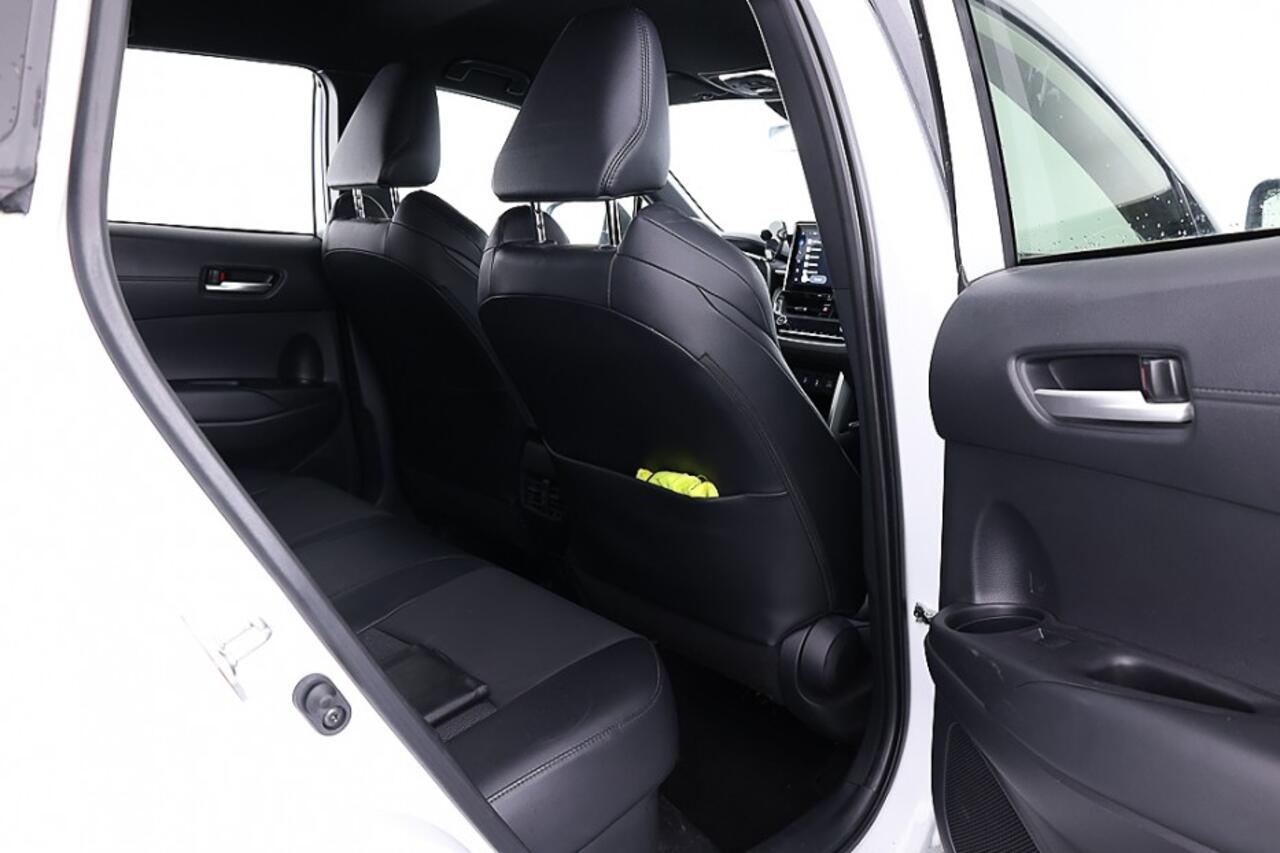 Toyota COROLLA Cross Hybrid 140 Style | Half LEDER | Trekhaak ? 1e Eigenaar