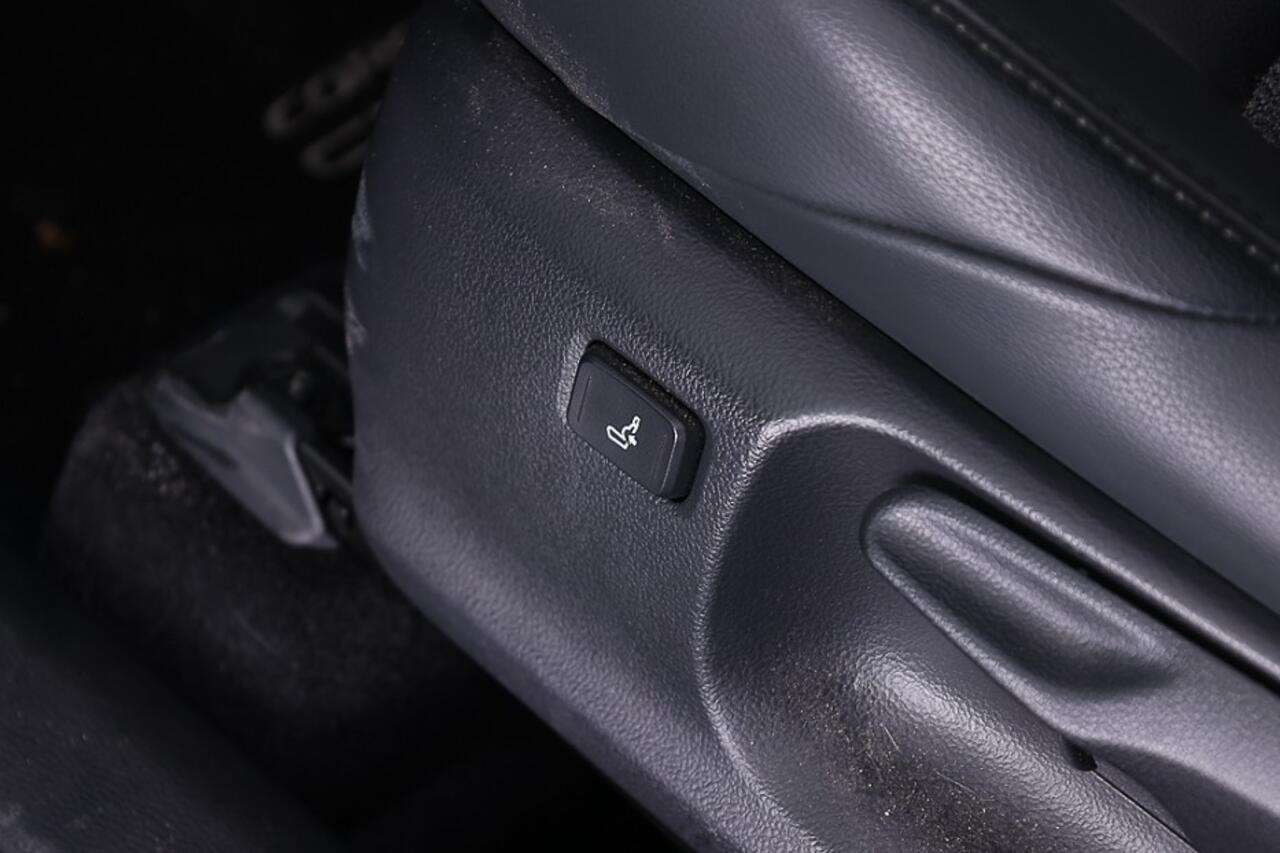 Toyota COROLLA Cross Hybrid 140 Style | Half LEDER | Trekhaak ? 1e Eigenaar