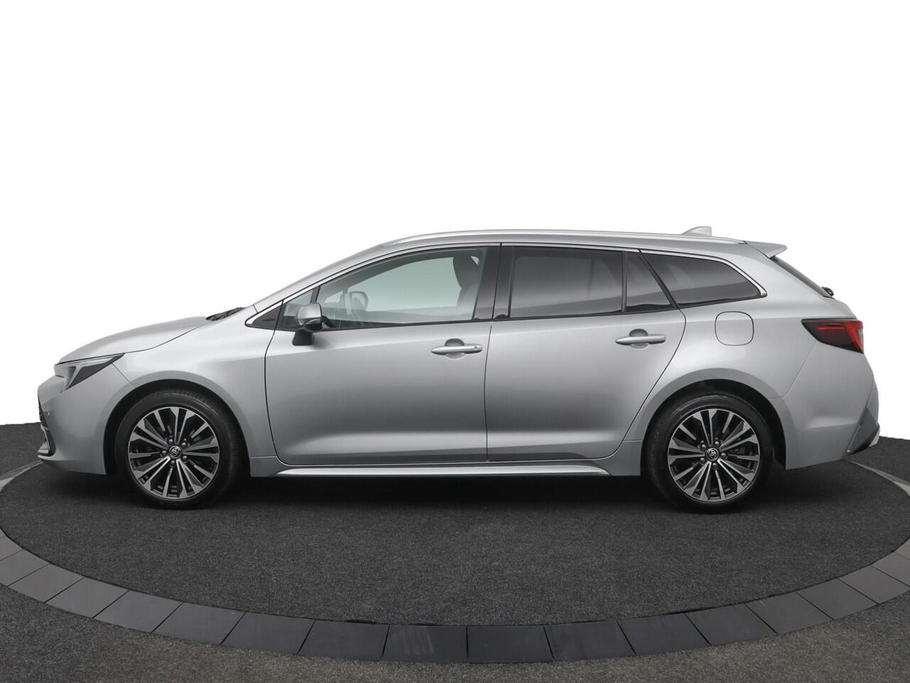 Toyota COROLLA Touring Sports Hybrid 140 Dynamic | Leder / Stof bekleding | Parkeersensoren | Stoelverwarming |