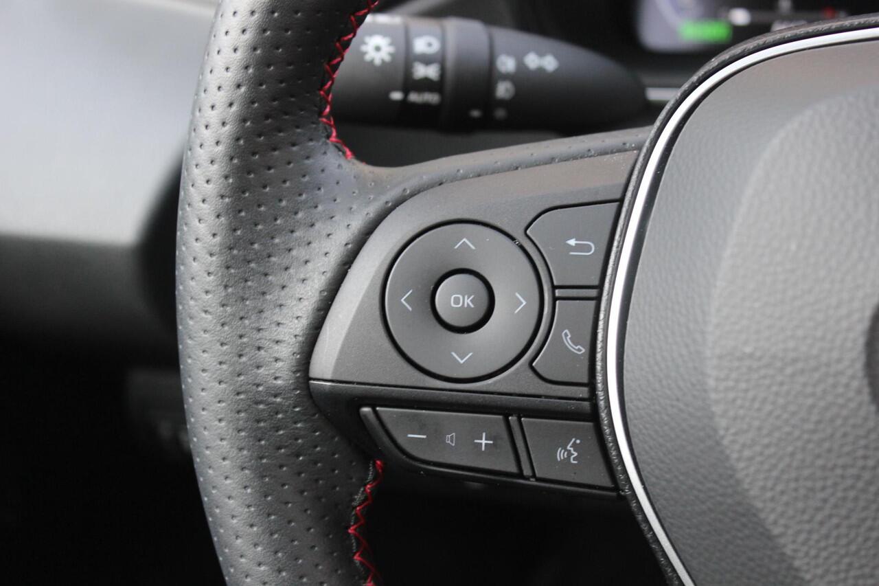 Toyota COROLLA Hybrid 140 GR Sport Bi Tone Navigatie, BSM, Apple Carplay / Android Auto, NIEUW!!!