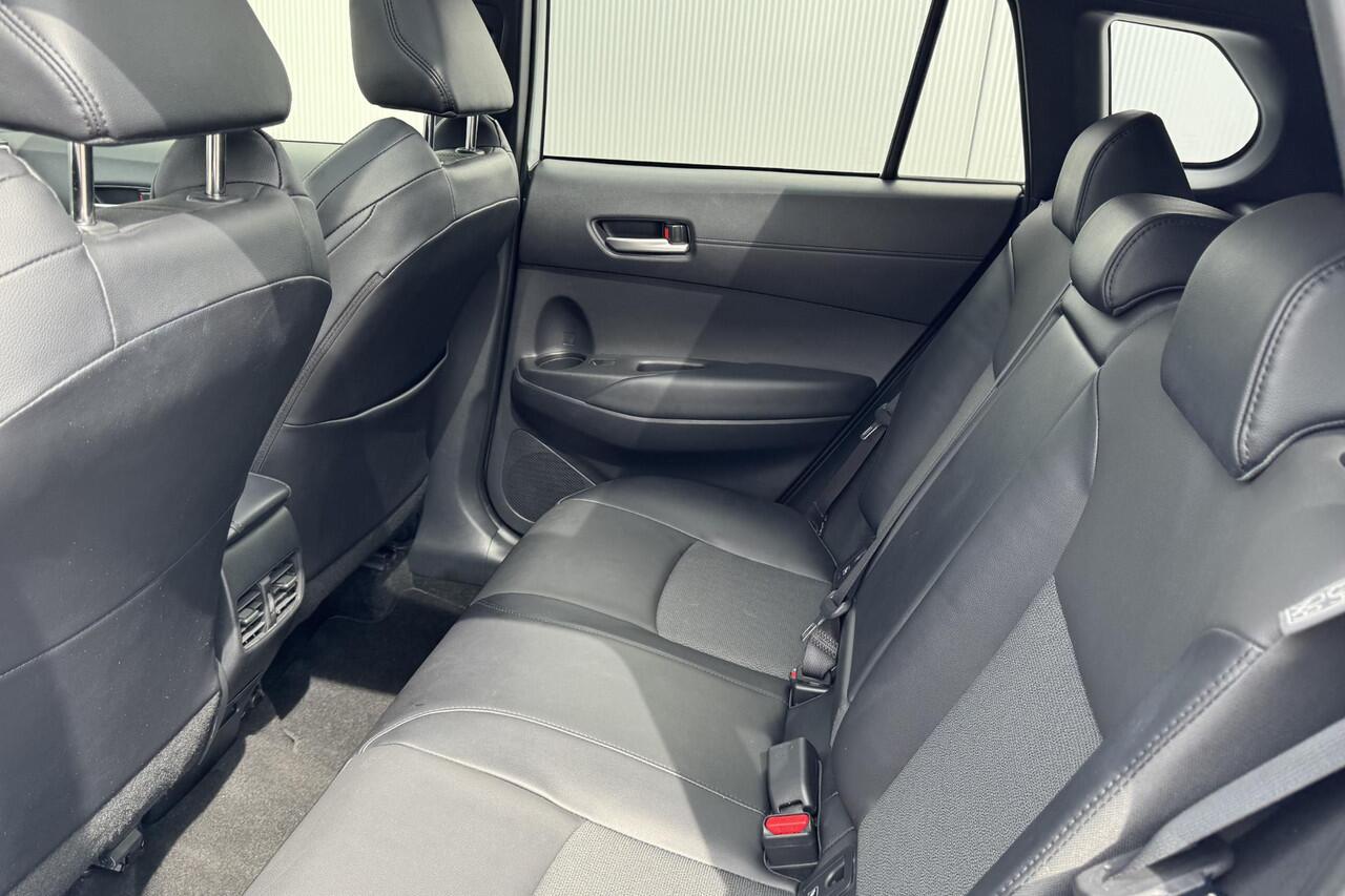 Toyota COROLLA Cross 1.8 Hybrid Executive Edition Panoramadak, Dodehoekdetectie, Parkeersensoren voor + achter, Elektrische achterklep, Led, Navi, Garantie t/m 2034!