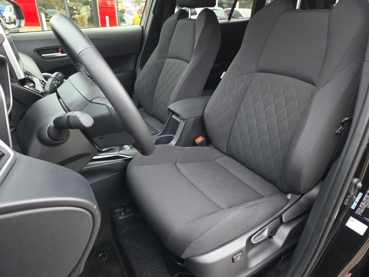 Toyota COROLLA Cross 2.0 High Power Hybrid First Edition | Apple CarPlay | Stuur/Stoel verwarming | Blindspot | Rijklaarprijs incl. garantie |