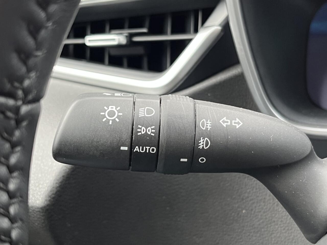 Toyota COROLLA Touring Sports Hybrid 140 Dynamic | Parkeersensoren V+A | All Seasons