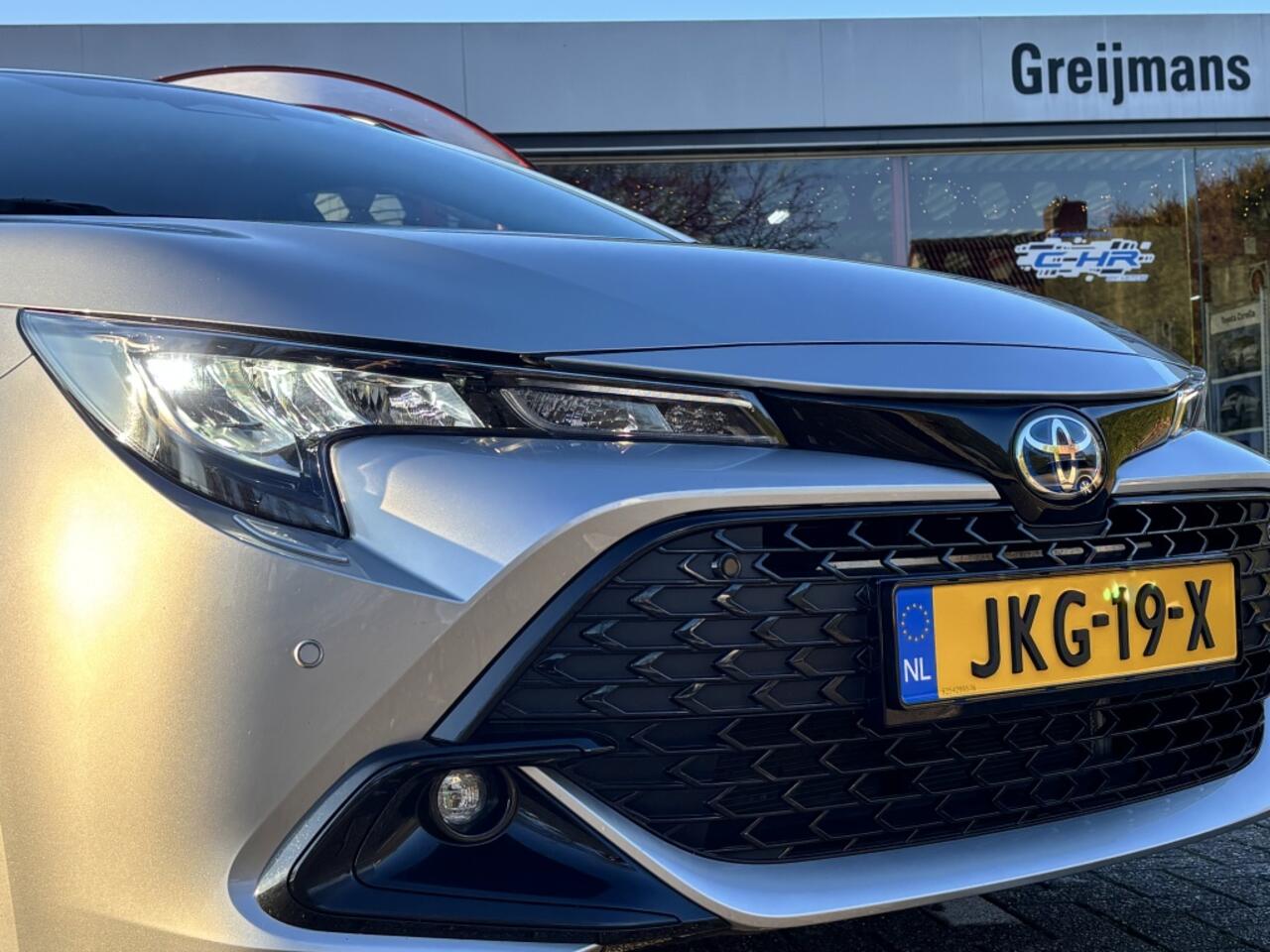 Toyota COROLLA Touring Sports Hybrid 140 Business+ Automaat | CarPlay | Stuurverwarm. | 17'' L