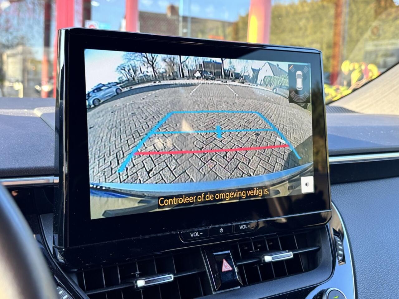 Toyota COROLLA Touring Sports Hybrid 140 Business+ Automaat | CarPlay | Stuurverwarm. | 17'' L