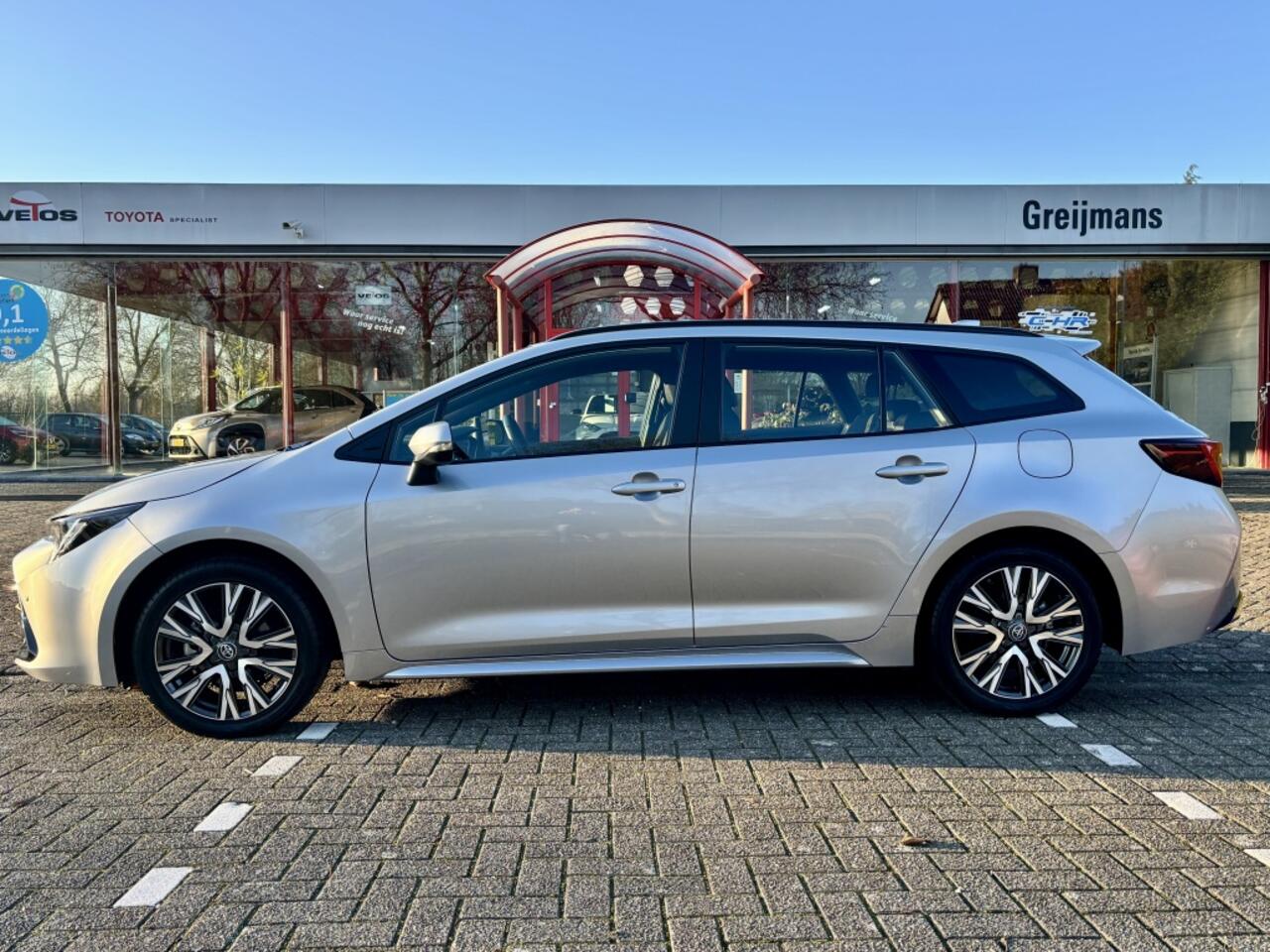 Toyota COROLLA Touring Sports Hybrid 140 Business+ Automaat | CarPlay | Stuurverwarm. | 17'' L