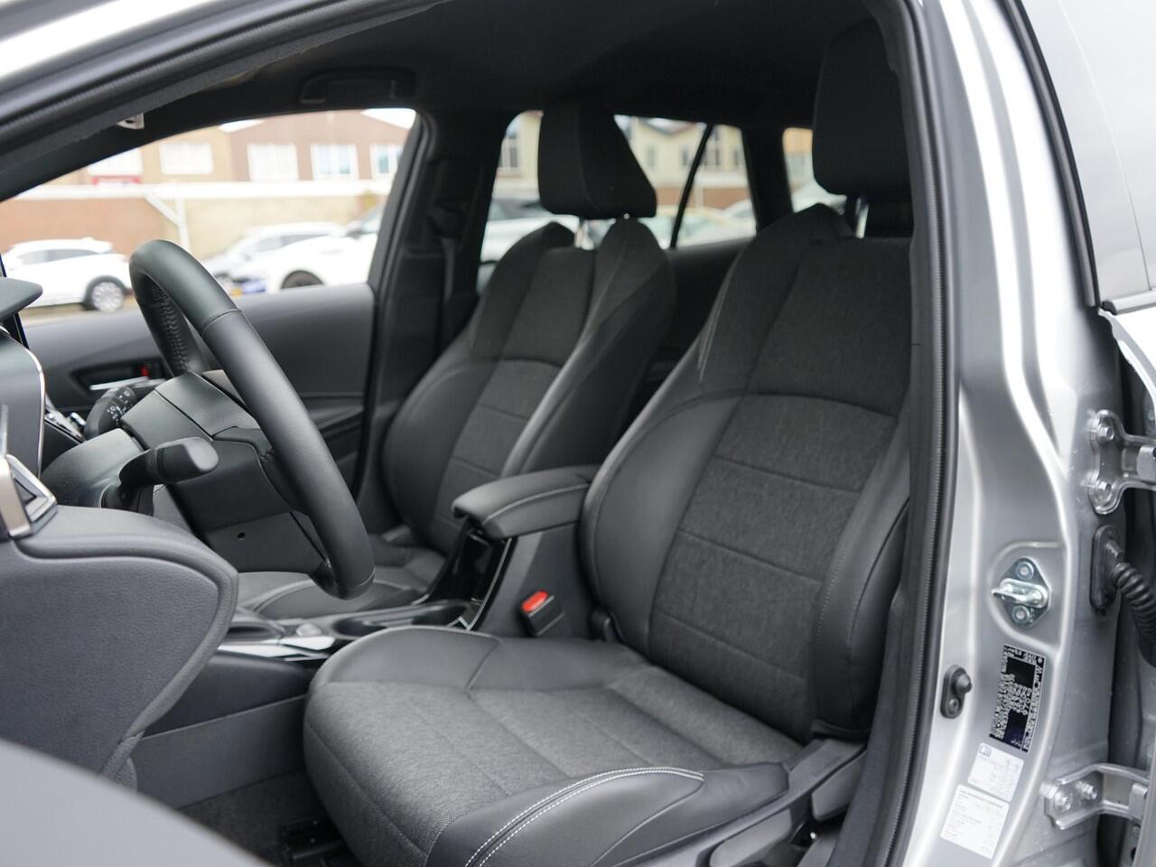 Toyota COROLLA Touring Sports Hybrid 140 Dynamic Team D / Facelift! / 1ste eig. / Dealeronderh. / Camera / stoel & stuur verwarming / LED