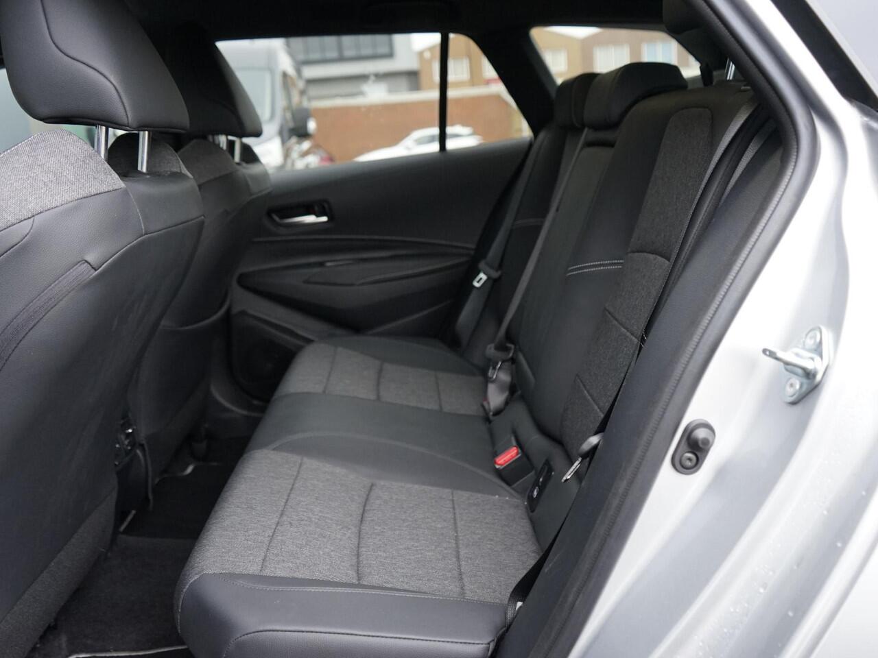 Toyota COROLLA Touring Sports Hybrid 140 Dynamic Team D / Facelift! / 1ste eig. / Dealeronderh. / Camera / stoel & stuur verwarming / LED