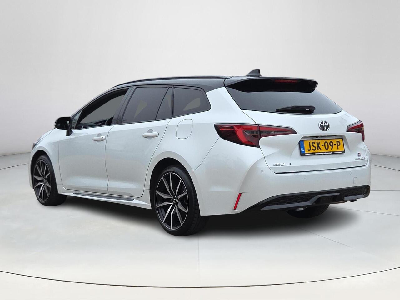 Toyota COROLLA Touring Sports Hybrid 200 GR Sport | Apple CarPlay | Head-Up | Navigatie | Rijklaar incl. garantie |