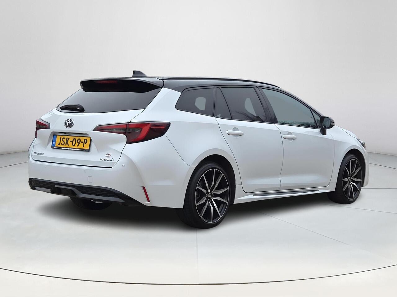 Toyota COROLLA Touring Sports Hybrid 200 GR Sport | Apple CarPlay | Head-Up | Navigatie | Rijklaar incl. garantie |