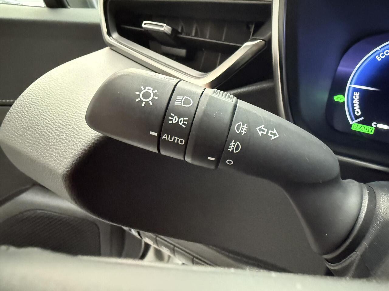 Toyota COROLLA Touring Sports Hybrid 140 Active met 4 nieuwe all season