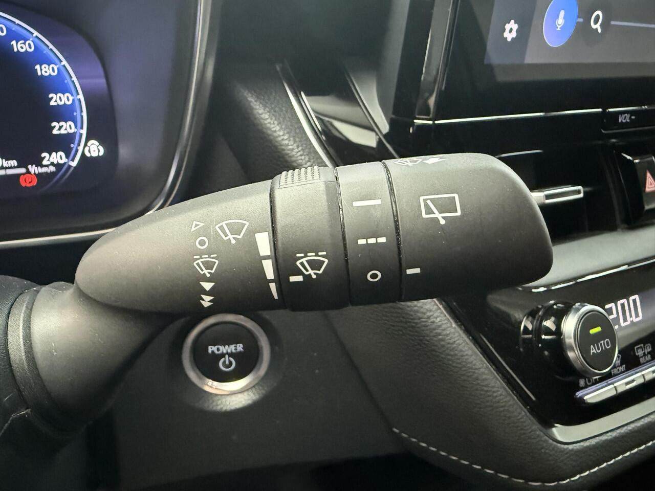 Toyota COROLLA Touring Sports Hybrid 140 Active met 4 nieuwe all season