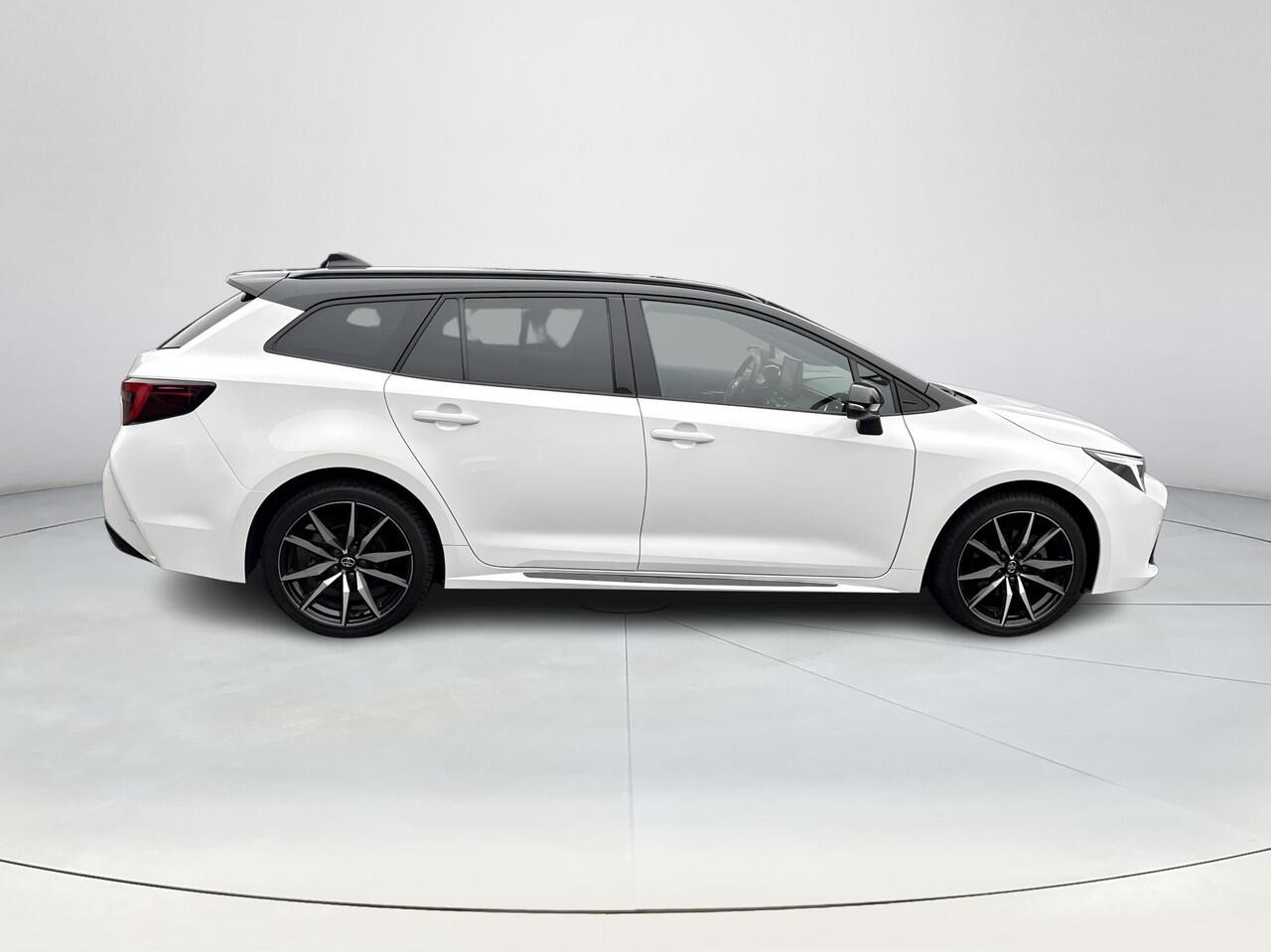 Toyota COROLLA Touring Sports Hybrid 200 GR Sport Plus | Navigatie | Apple CarPlay/Android auto | Achteruitrijcamera | Stuur en stoelverwarming