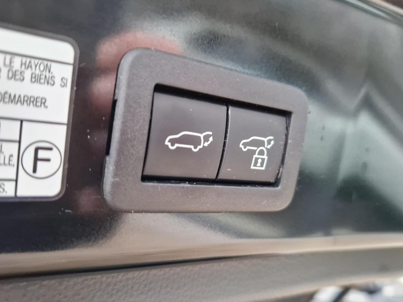 Toyota COROLLA Cross Hybrid 140 Style