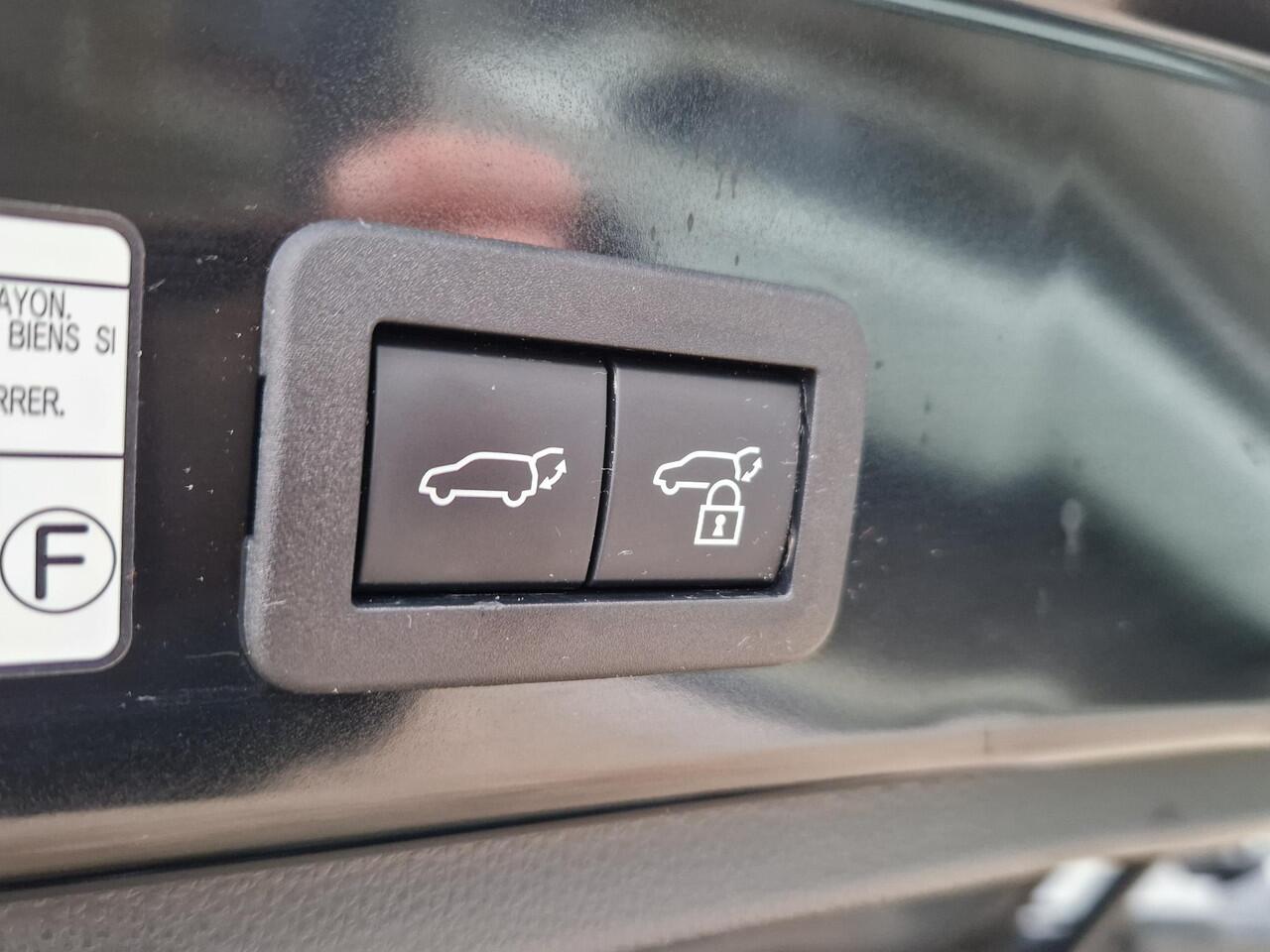 Toyota COROLLA Cross Hybrid 140 Style