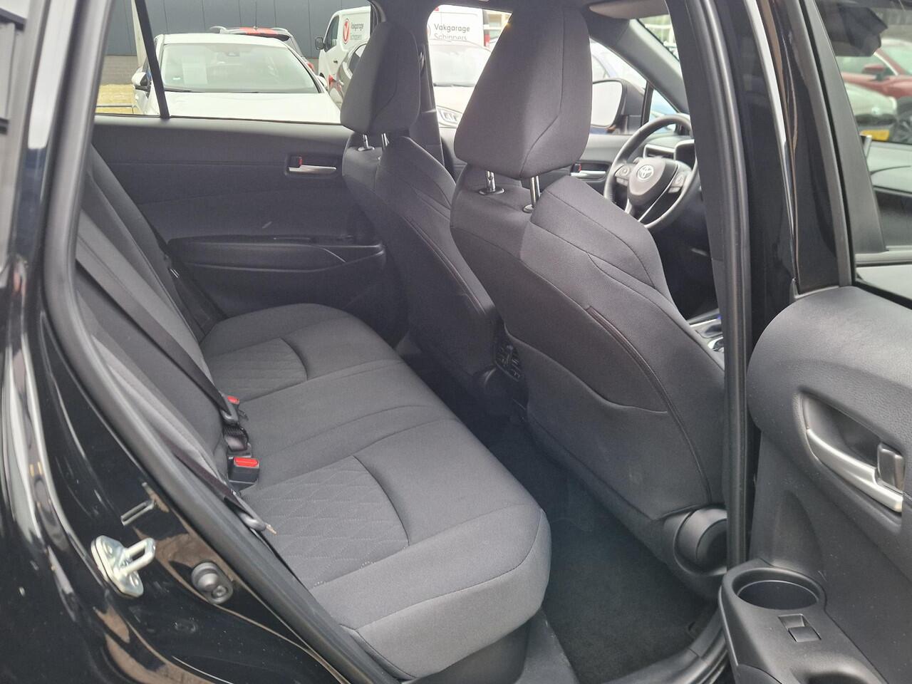 Toyota COROLLA Cross Hybrid 140 Style