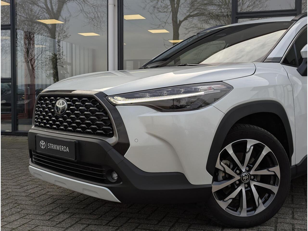 Toyota COROLLA Cross Hybrid 140 Style | Stoel- stuurverwarming | Dodehoek | Elek. achterklep | ACC | PDC V+A | Qi-lader