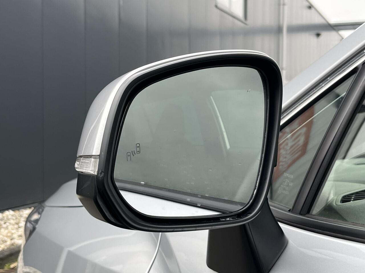 Toyota COROLLA Cross Hybrid 140 Style